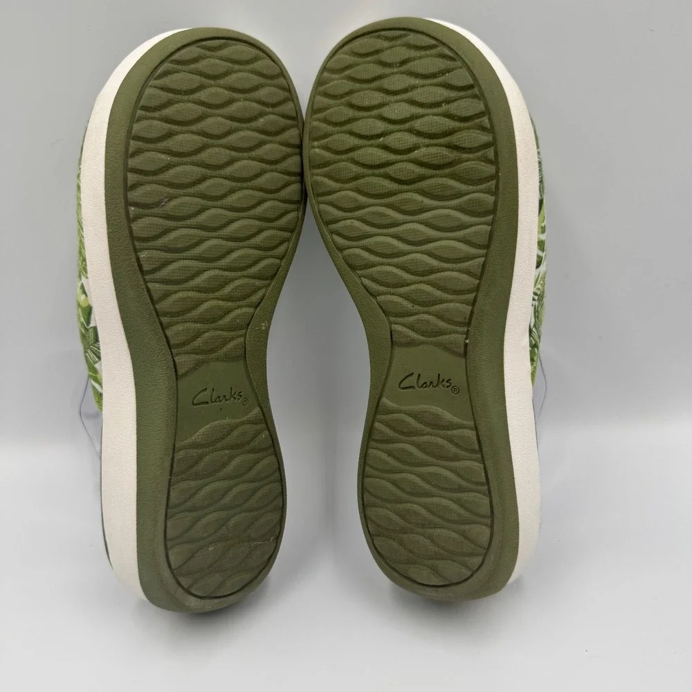 Clarks Cloudsteppers Sandals Womens‎ 7.5 Green Palm Print Arla Glade Slide Shoes - Picture 7 of 9